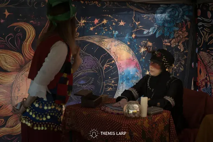 Scena dell’evento S2E1 LA MASCHERATA, fotografia 15